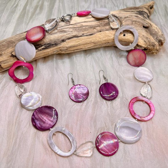 Mother of Pearl Necklace and Earrings - Picture 1 of 3